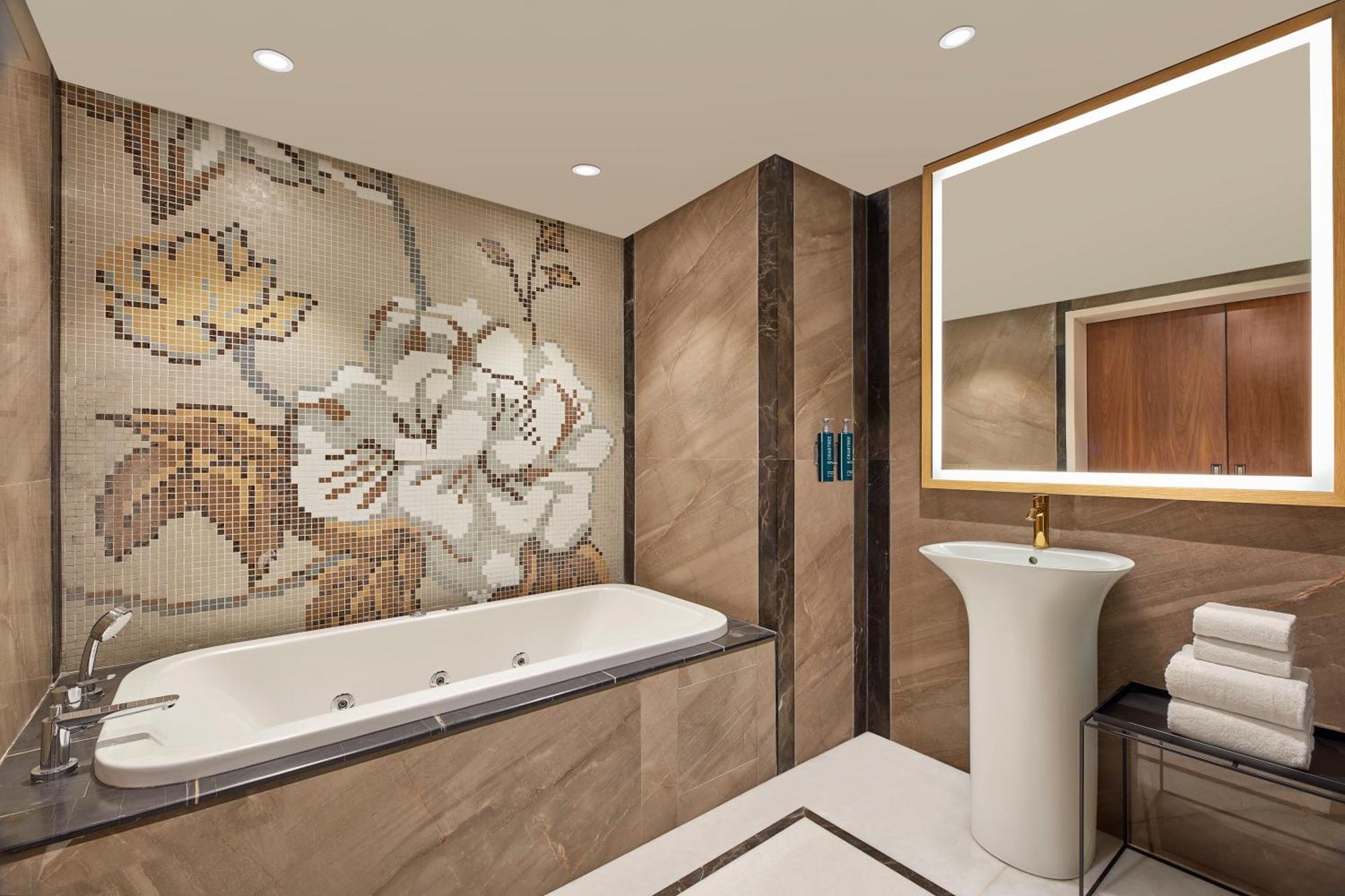 Doubletree By Hilton Varanasi Exterior foto