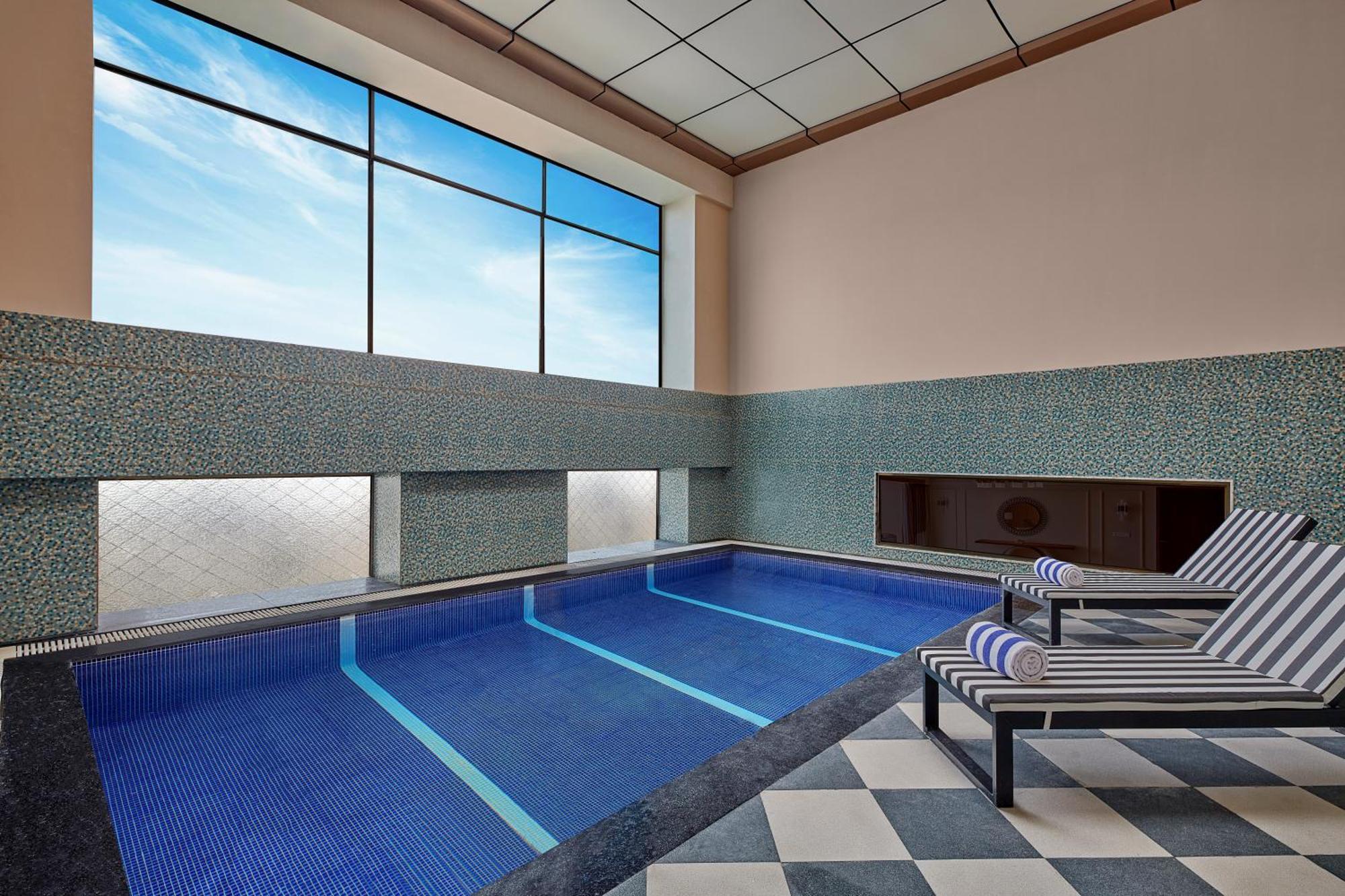 Doubletree By Hilton Varanasi Exterior foto